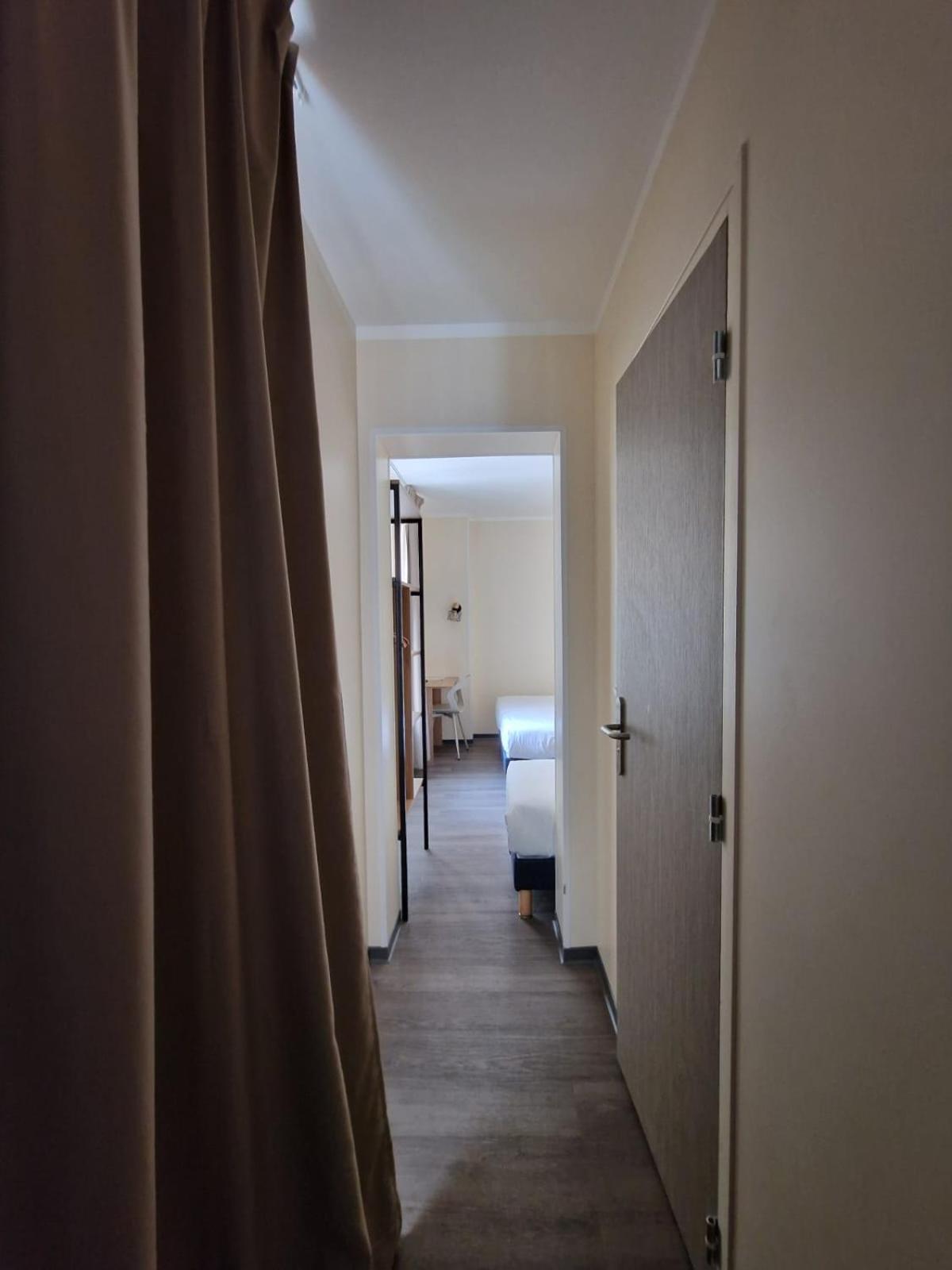 Hotel D'Anjou Levallois-Perret Eksteriør bilde