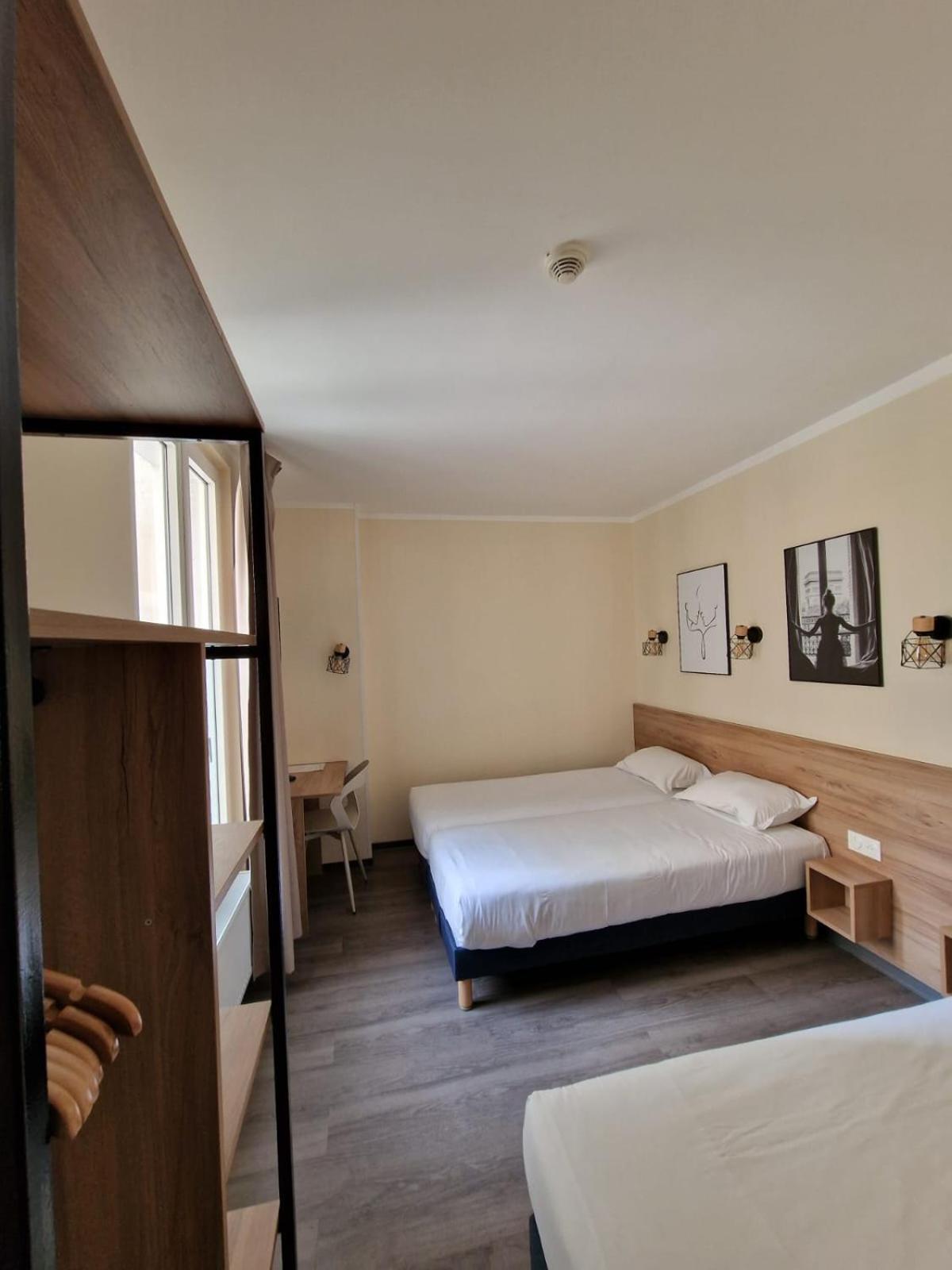 Hotel D'Anjou Levallois-Perret Eksteriør bilde