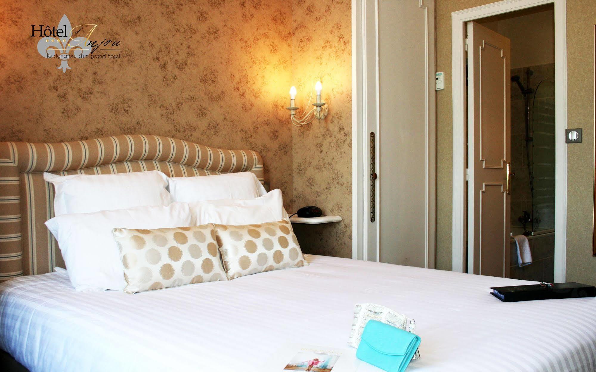 Hotel D'Anjou Levallois-Perret Eksteriør bilde